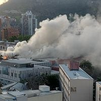 Incendio en Hospital Calvo Mackenna: evacuan 25 niños del segundo y tercer piso de la UCI 