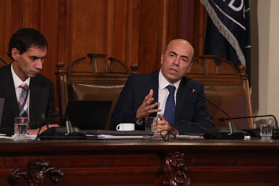 El contralor Jorge Bermúdez participó de sesión plenaria de la comisión de expertos del nuevo proceso constitucional.