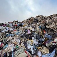 ¿De quién es la culpa? La demanda contra Chile por los basurales de ropa en el desierto