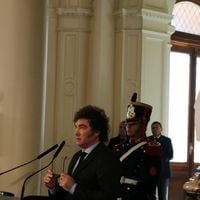 Milei inaugura busto de Menem en la Casa Rosada: “Fue el mejor Presidente de los últimos 40 años”