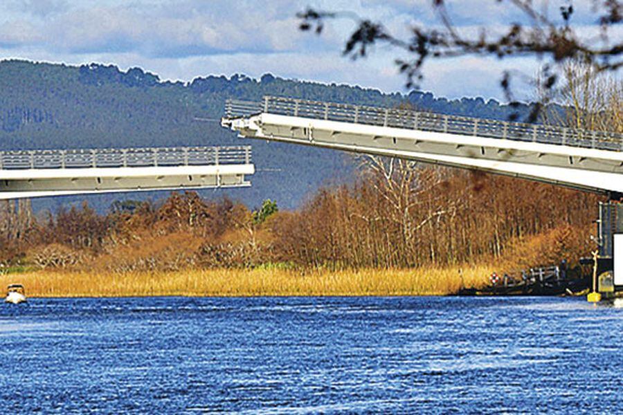 Puente Cau Cau