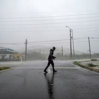 Huracán Fiona llega a Puerto Rico y causa apagón general
