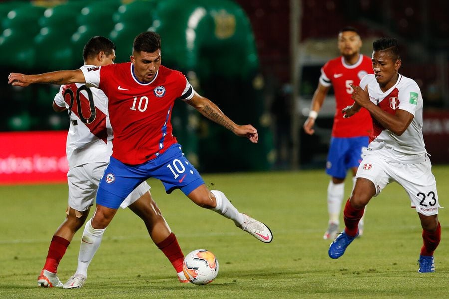César Pinares, durante el Chile - Perú por las Eliminatorias a Qatar 2022. FOTO: AGENCIAUNO