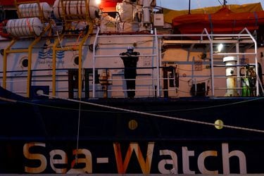 Grecia: Un naufragio deja docenas de migrantes desaparecidos