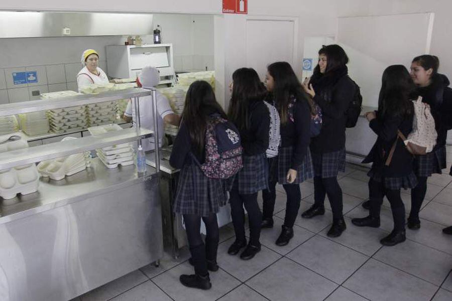 La Junaeb realiza supervisión masiva de cocinas que entrega el servicio de Programa de Alimentación Escolar