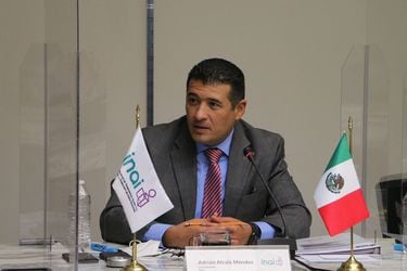 Adrián Alcalá, experto mexicano en transparencia y corrupción : “La confianza en las instituciones se ha degradado en toda la región”