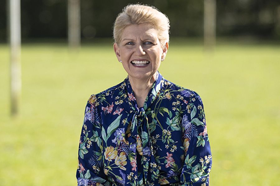 Debbie Hewitt será la nueva presidenta de la FA.