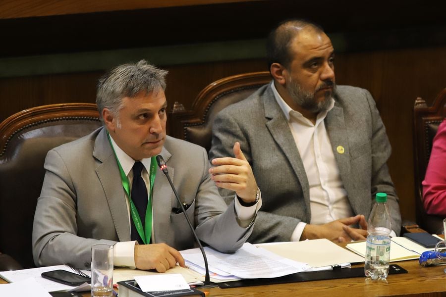 Francisco Cox, abogado del ministro de Educación, Marco Antonio Ávila, en sesión de la Cámara de Diputados en que se discute acusación constitucional.