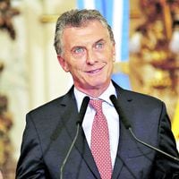 Macri congela las contrataciones en la administración pública de Argentina