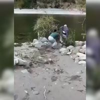 Mujer empuja al río a un adulto mayor reclamando que era propiedad privada