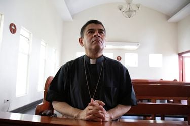 Obispo de Nicaragua denuncia persecución de policía sandinista e inicia huelga de hambre