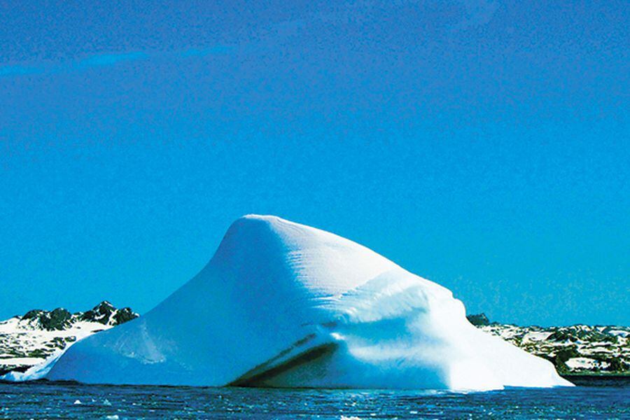 Vista de la Antártica en el sector de isla Rey Jorge.