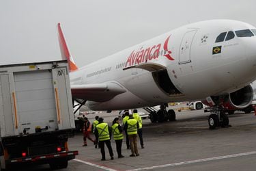 DGAC confirma que personas encontradas sin vida en avión de Colombia volaron “de manera irregular” de Chile a Bogotá 