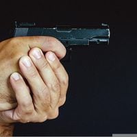 ¿Profesores armados? La polémica propuesta para controlar alumnos violentos
