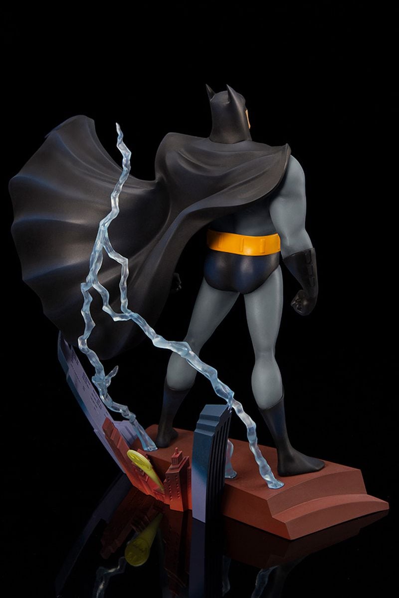 La nueva figura de Kotobukiya inmortaliza la intro de Batman: La serie  animada - La Tercera