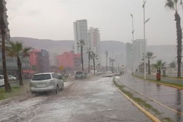 avenida-pratt-lluvia-alertatarapaca