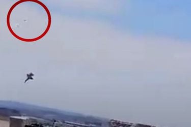 Un caza F-18 se estrella en España y el piloto alcanza a eyectarse a tiempo