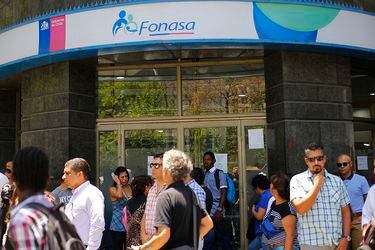 Finaliza la venta de bonos de FONASA.