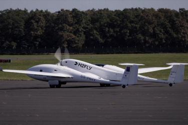 Completan el primer vuelo del mundo en un avión eléctrico propulsado por hidrógeno líquido