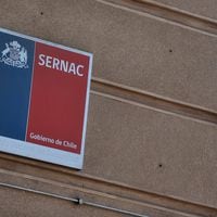 Sernac denunció a 13 supermercados y tiendas de retail por exigir boletas a la salida de sus locales 