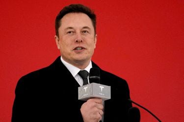Tesla activa lobby por litio en Chile: gigante liderada por Elon Musk se reúne con Corfo, Minería y Cancillería, y anuncia visita a plantas de producción