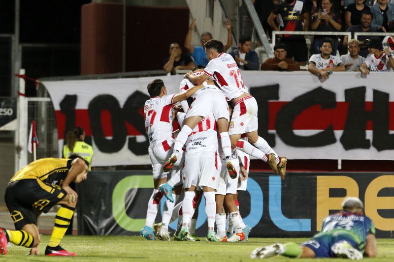 Curicó Unido festejó el 1-0 ante Coquimbo Unido gracias a Kennet Lara.