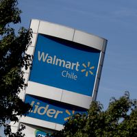 Las dos reestructuraciones de Walmart Chile: reordena sus operaciones y disminuye capital