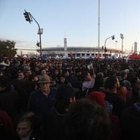 Más de 50 mil personas llegan al frontis del Estadio Nacional para acto artístico y cultural por los 50 años del Golpe