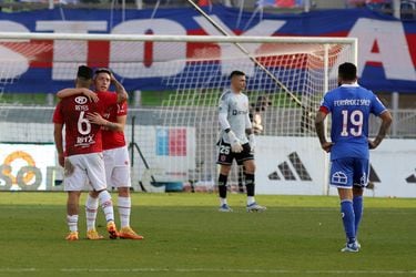 Ronnie Fernández se lamenta tras la derrota de la U frente a Ñublense.