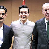 Presidente de Turquía respalda a Özil: "No le perdonan la foto conmigo"
