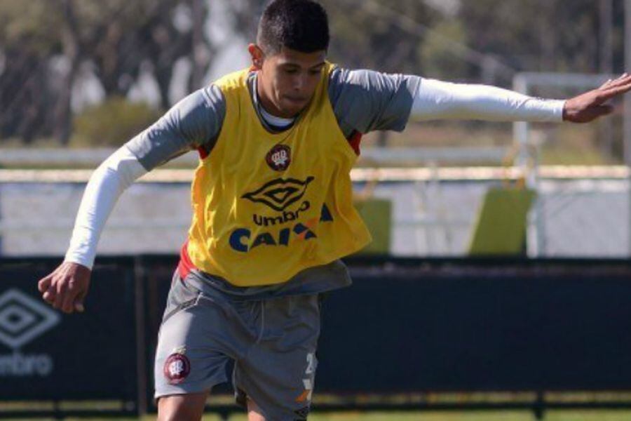 Esteban Pavez y su debut en Brasil