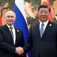 Aseguran que primer viaje de Putin tras su reelección será a China en mayo