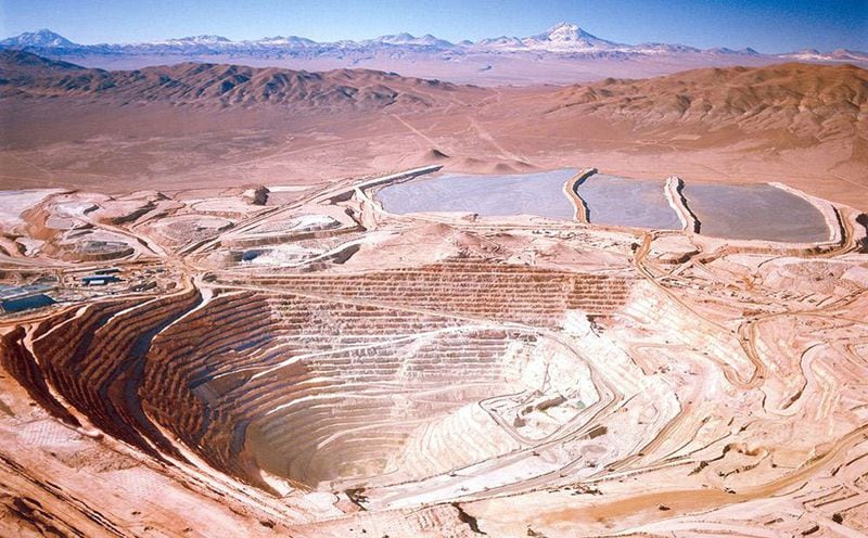 Escondida, el mayor yacimiento de cobre del mundo, reporta caída en sus ganancias al tercer trimestre