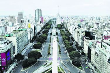 Argentina aprueba impuesto a la riqueza ¿Cómo se diferencia del proyecto chileno?