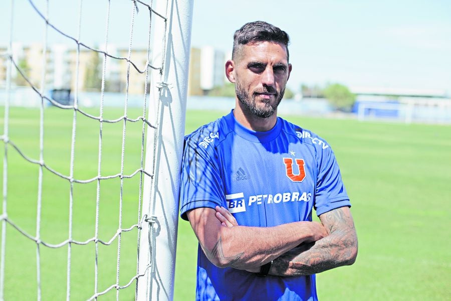 Joaquín Larrivey: "Caputto ve muy bien el fútbol" - La Tercera