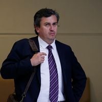 ¡Quemar teléfonos!: solicitud de desafuero por corrupción en contra del diputado Ojeda detalla maniobras para eliminar pruebas del “caso convenios”