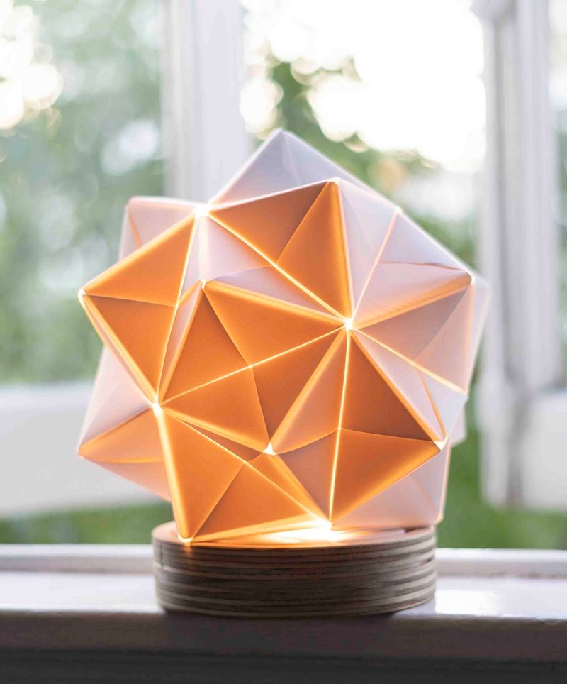 Diseño chileno de luminarias inspirado en la técnica del Origami, desde 2014.