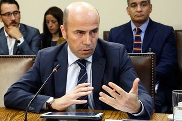Contraloría detecta pagos irregulares por $ 196 millones en pensiones de Carabineros