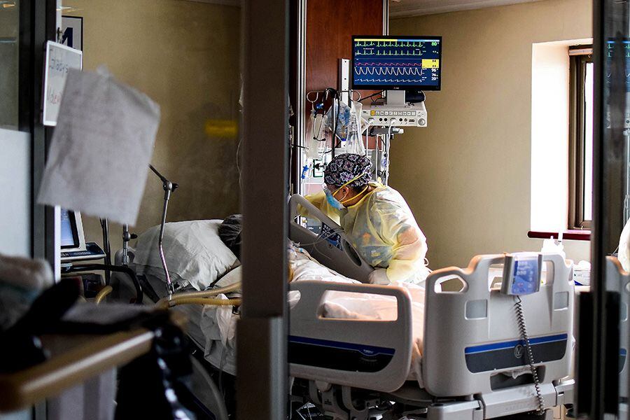 400 personas mayores de 65 años fallecen semanalmente por enfermedades respiratorias - La Tercera 400 personas mayores de 65 años fallecen semanalmente por enfermedades respiratorias - La Tercera