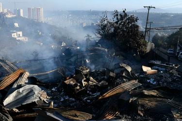 PDI detuvo a presunto autor de incendio que dejó dos fallecidos y más de 300 viviendas destruidas en Viña del Mar en diciembre
