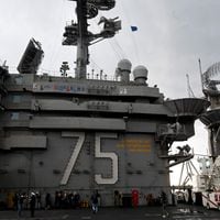 Quiénes son los dos marinos de Estados Unidos acusados de compartir secretos con China