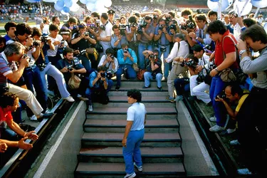 La pelota no se mancha: ¿Por qué se endiosó a Maradona? 