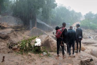 Casi un centenar de víctimas fatales deja paso del ciclón “Freddy” en Malawi