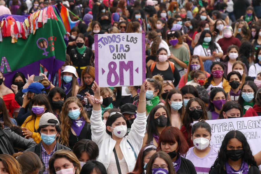 Día Internacional de la Mujer manifestantes se congregan en todo el