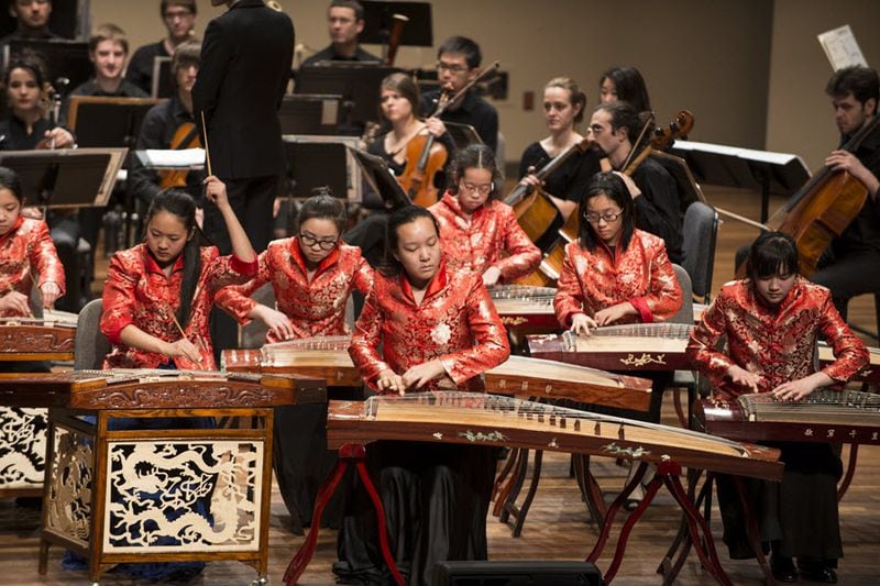 El guzheng es el milenario instrumento chino que cautiva en el mundo