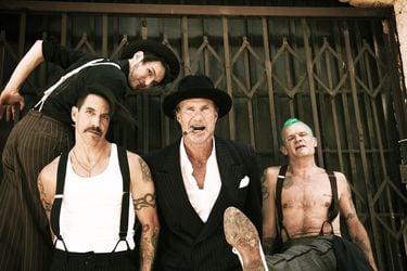 red-hot-chili-peppers-167374-1