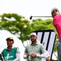 Joaquín Niemann escala y termina en el top 10 del LIV Golf de Singapur