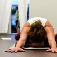 “Mi esposa aceptó inscribirse en yoga, el único ejercicio que en su escala de odiosidad puede aceptar”