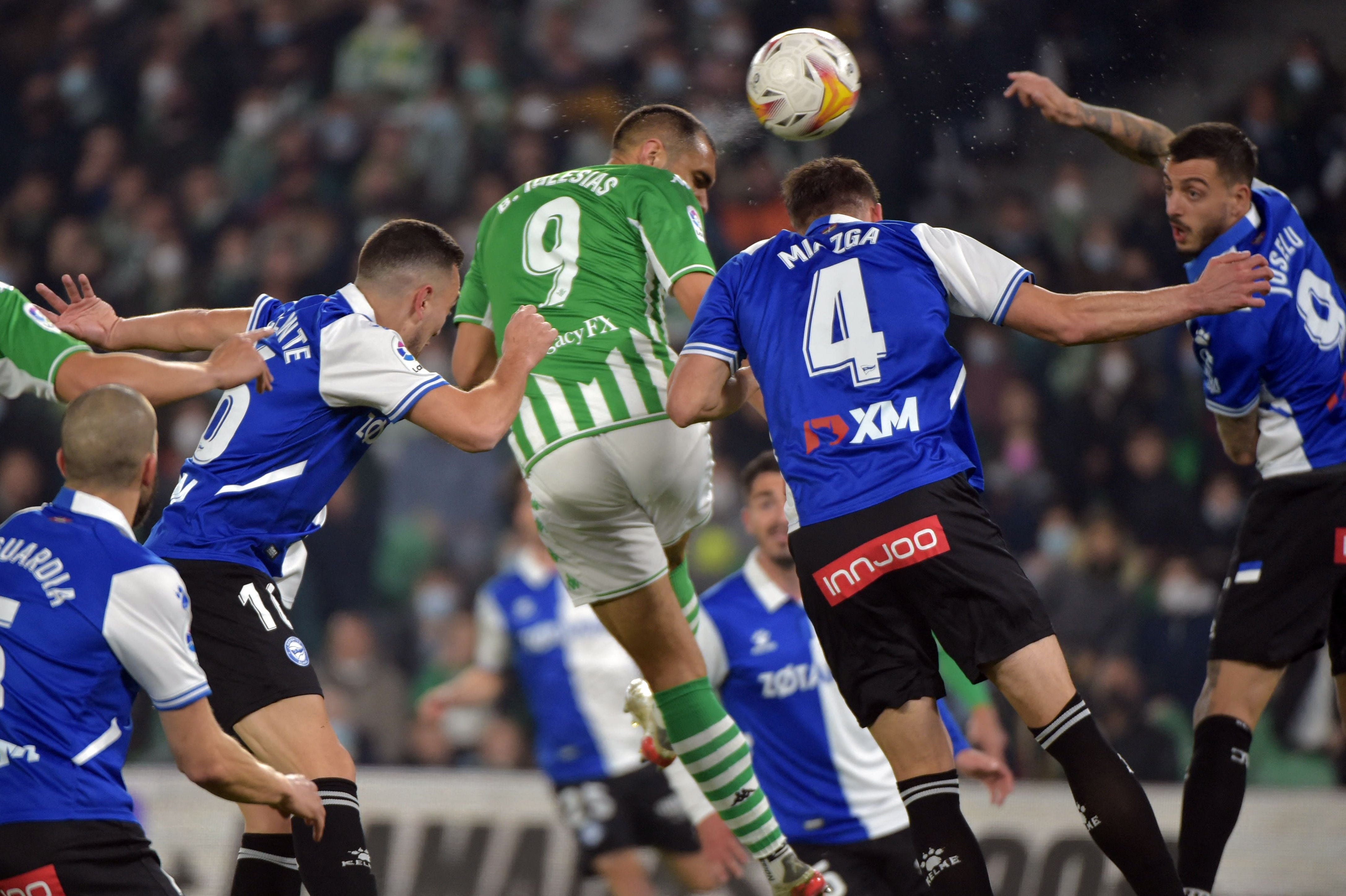 Betis regresa al triunfo en LaLiga con una abultada goleada sobre Deportivo  Alavés - La Tercera