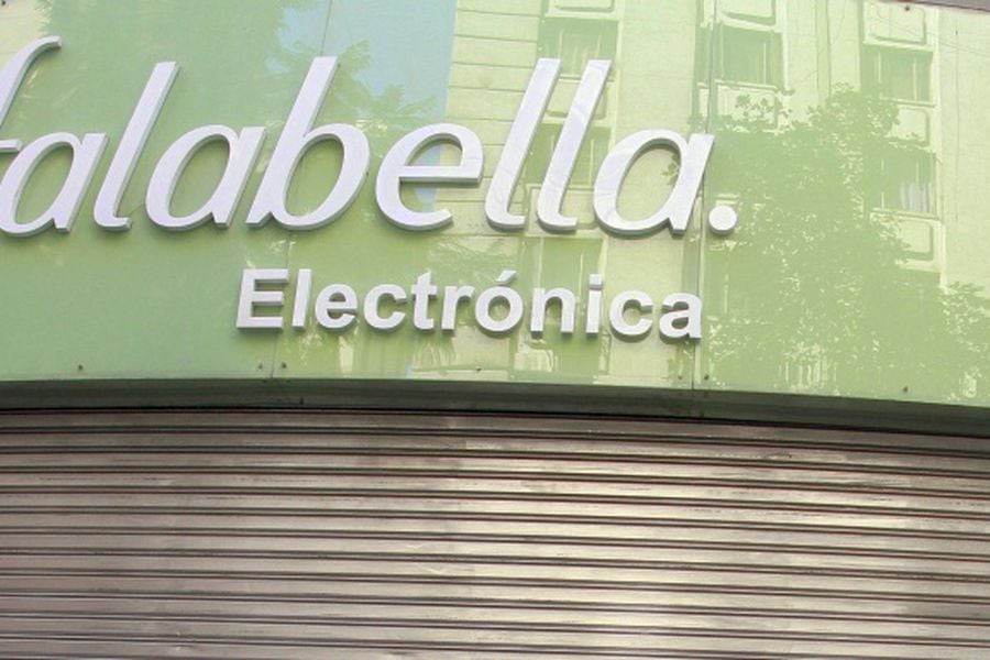 Trabajadores de Falabella inician huelga legal.